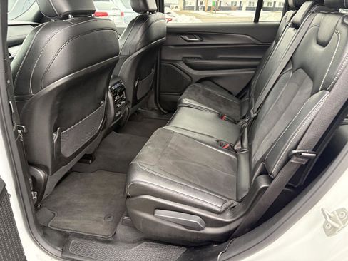 Used 2024 Jeep Grand Cherokee L Laredo image 14