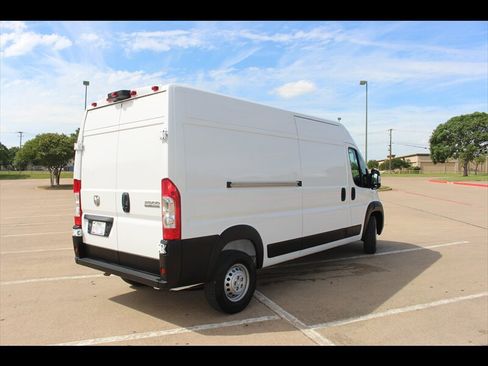 Used 2025 RAM ProMaster 2500 w/ Convenience Group FWD image 4