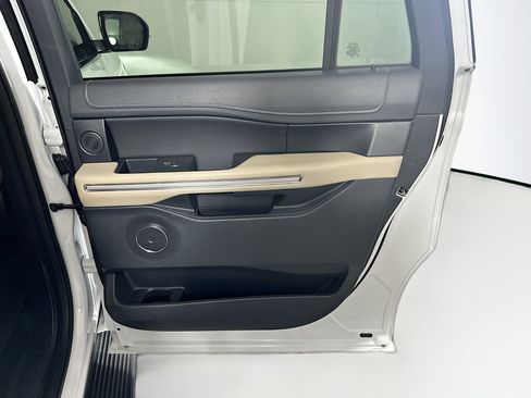 Used 2024 Ford Expedition Max Limited image 33