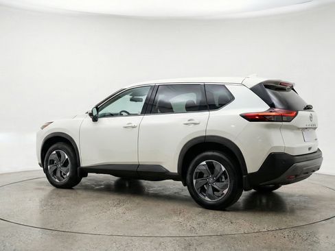 Used 2025 Nissan Rogue SV image 6