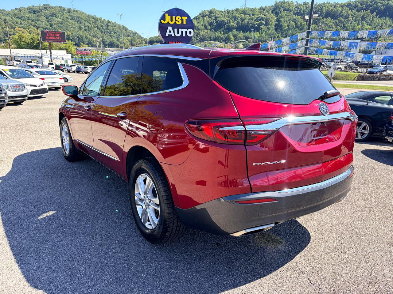 Used 2020 Buick Enclave Essence FWD image 5