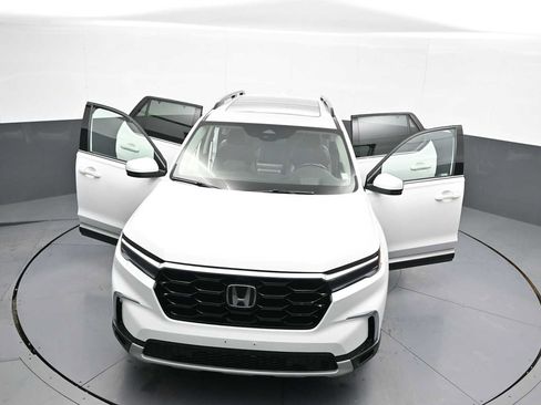 Used 2023 Honda Pilot Elite image 48