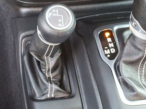 Used 2022 Jeep Wrangler Unlimited Sahara w/ Cold Weather Group AWD/4WD image 26