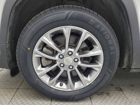 Used 2020 Jeep Cherokee Latitude Plus image 31