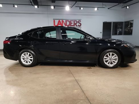 Used 2025 Toyota Camry LE FWD image 8