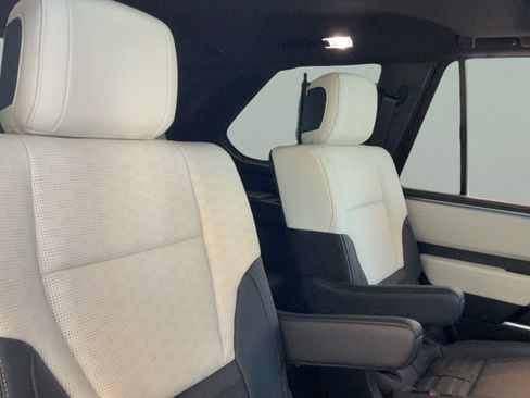 Used 2024 Toyota Sequoia Capstone AWD/4WD image 49