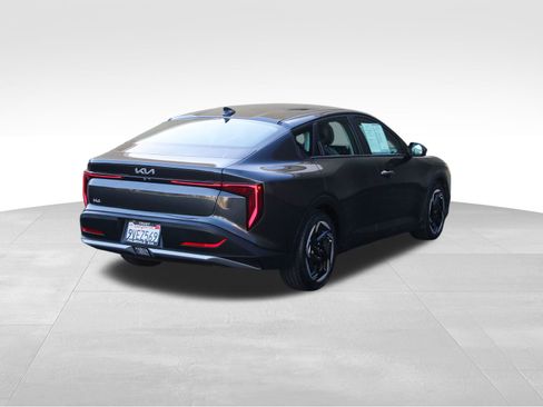 Used 2025 Kia K4 EX image 11