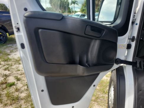 Used 2025 RAM ProMaster 1500 w/ Convenience Group FWD image 9
