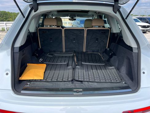 Certified 2025 Audi Q7 3.0T Premium w/ Convenience Package image 18