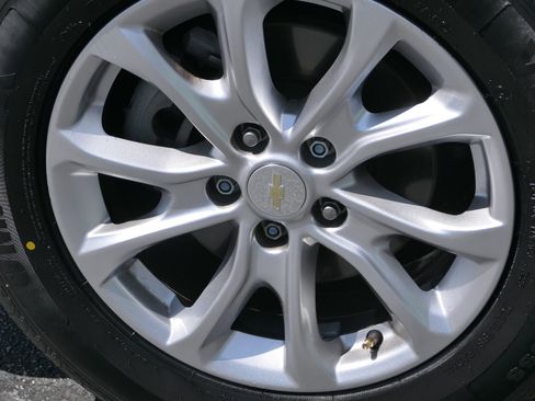 Used 2020 Chevrolet Equinox LT image 12