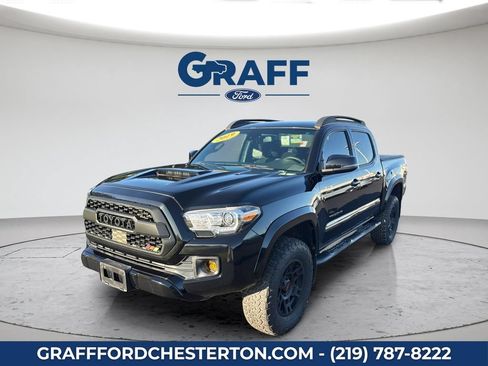 Used 2019 Toyota Tacoma TRD Sport AWD/4WD image 1