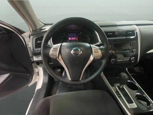 Used 2013 Nissan Altima 2.5 S FWD image 20