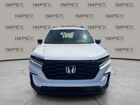 Used 2025 Honda Pilot Sport image 7
