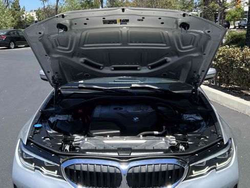 Used 2020 BMW 330i Sedan w/ Convenience Package RWD image 22