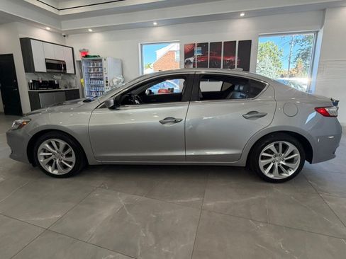 Used 2018 Acura ILX FWD image 4