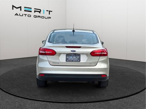 Used 2017 Ford Focus SE FWD image 8