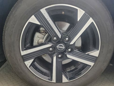 Used 2024 Nissan Sentra SV FWD image 31