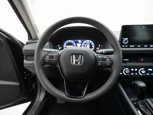 Used 2023 Honda Accord EX image 4