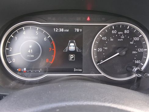 New 2025 Nissan Versa SR w/ Trunk Package image 13