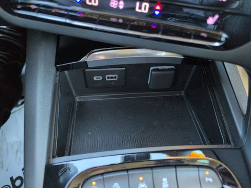 Used 2023 Buick Envision Essence w/ Sport Touring Package image 23