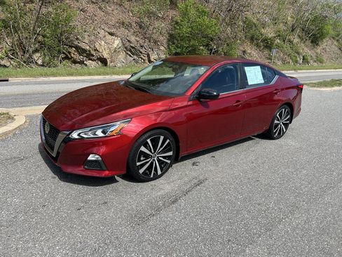 Used 2019 Nissan Altima 2.5 SR image 2