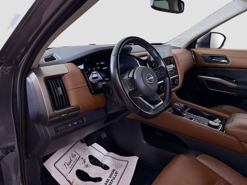 Used 2022 Nissan Pathfinder Platinum w/ Cargo Package image 23