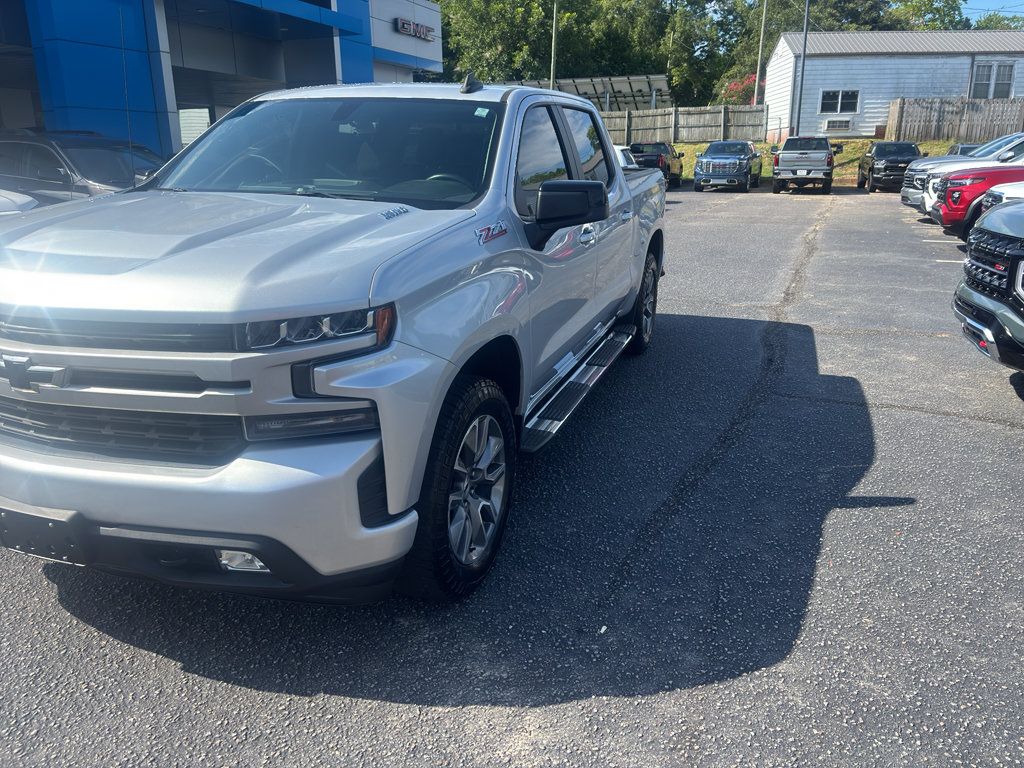 Used 2022 Chevrolet Silverado 1500 RST AWD/4WD image 2