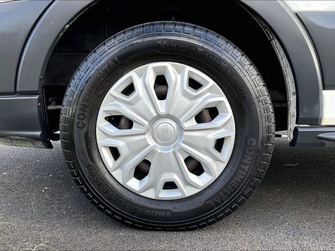 Used 2016 Ford Transit 150 XLT image 8