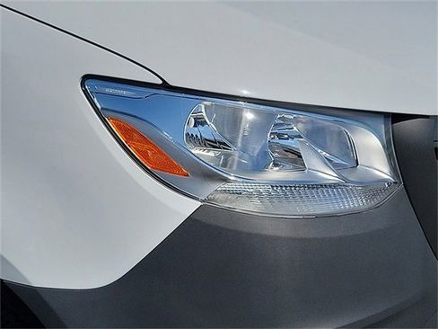 Used 2023 Mercedes-Benz Sprinter 4500 image 9