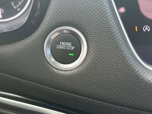 Certified 2025 Cadillac XT6 Luxury image 27