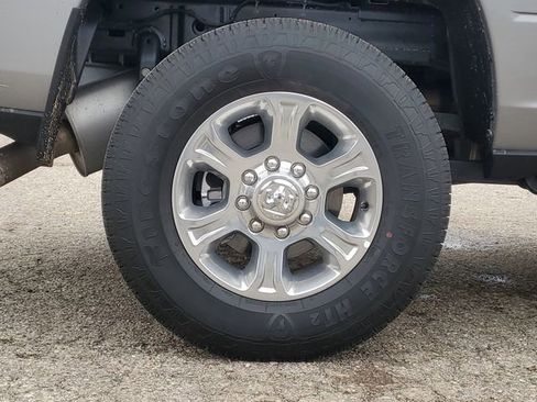 Used 2024 RAM 2500 Big Horn w/ Sport Appearance Package image 5