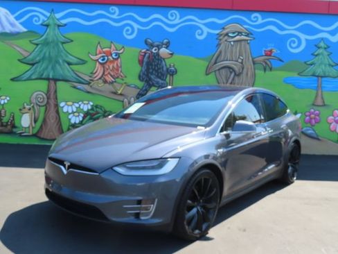Used 2020 Tesla Model X Long Range AWD/4WD image 3
