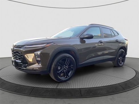 Used 2024 Chevrolet Trax ACTIV image 3