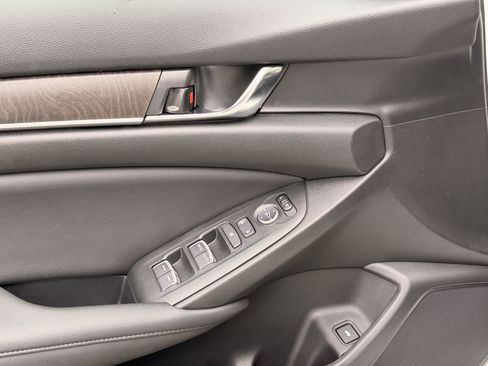 Certified 2021 Honda Accord EX image 10