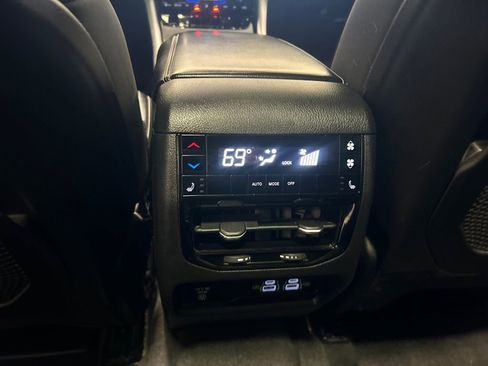 Used 2021 Jeep Grand Cherokee L Limited image 30