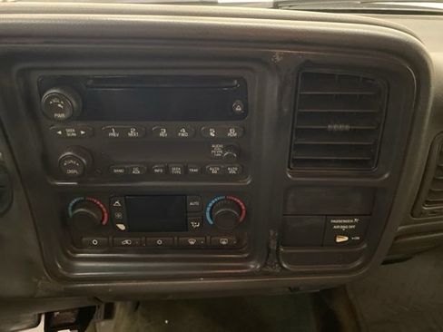 Used 2004 Chevrolet Silverado 2500 LS AWD/4WD image 35