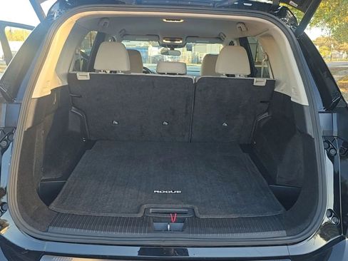 Used 2025 Nissan Rogue SV FWD image 18