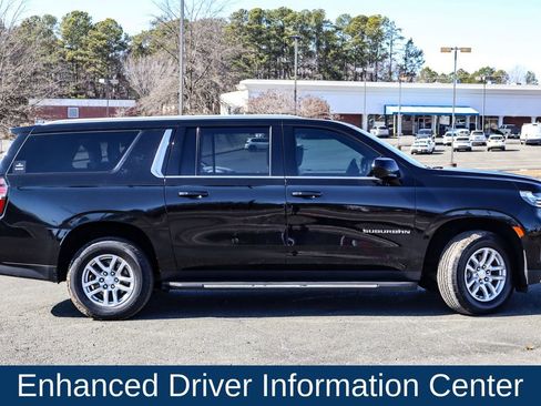 Used 2022 Chevrolet Suburban LT image 9
