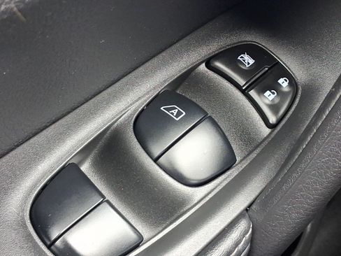 Used 2020 Nissan Rogue Sport SV w/ Technology Package AWD/4WD image 13