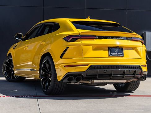 Used 2021 Lamborghini Urus AWD/4WD image 6
