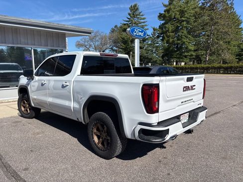 Used 2023 GMC Sierra 1500 AT4 w/ AT4 Preferred Package AWD/4WD image 5