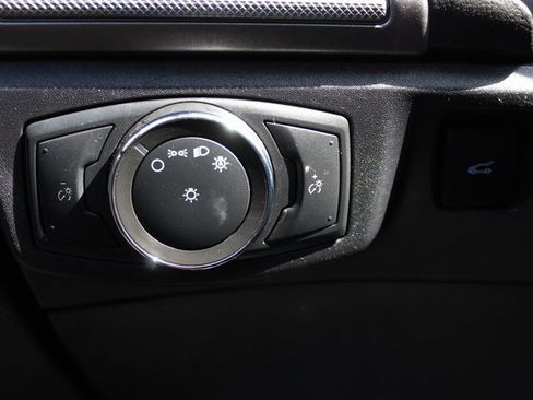 Used 2020 Ford Fusion SE image 13