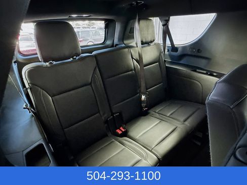 Used 2025 Chevrolet Suburban LT RWD image 29