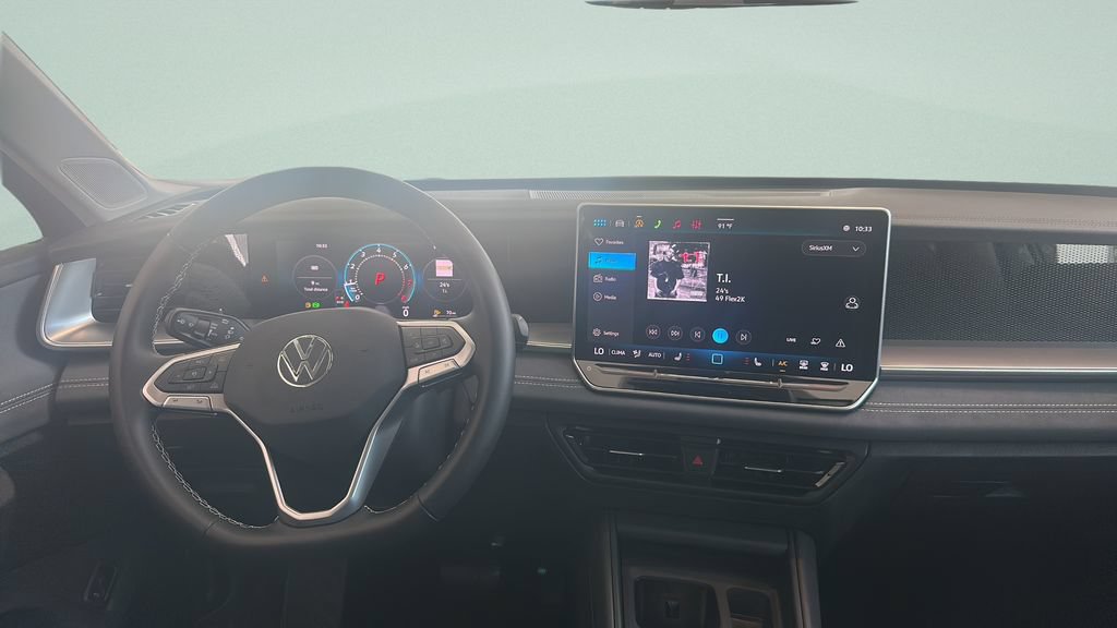 New 2026 Volkswagen Tiguan SE FWD image 18