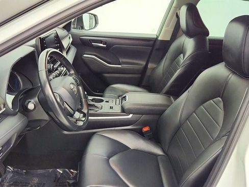 Used 2021 Toyota Highlander XLE image 20