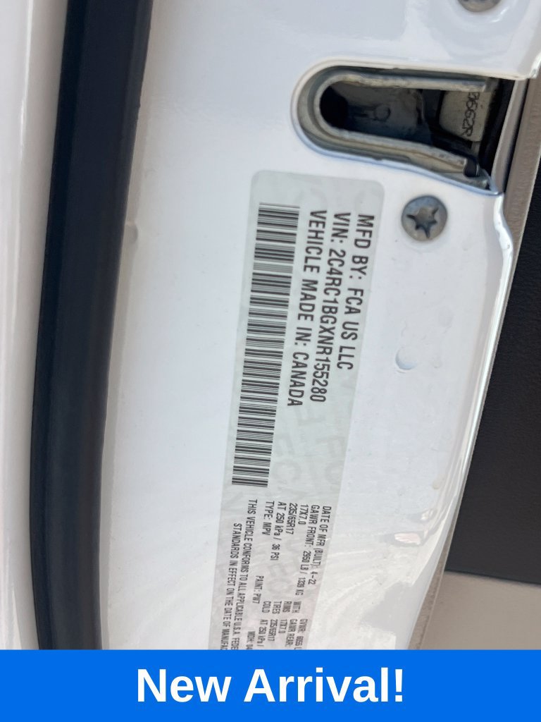 Used 2022 Chrysler Pacifica Touring-L w/ Uconnect Theater Family Group FWD image 26