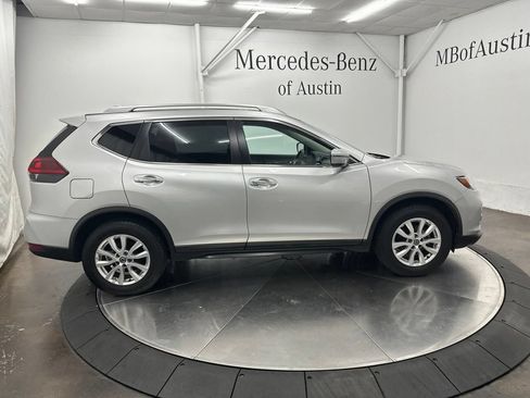 Used 2018 Nissan Rogue SV FWD image 8