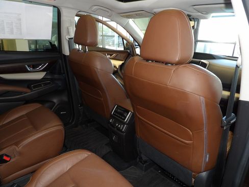 Used 2019 Subaru Ascent Touring w/ Popular Package #2 AWD/4WD image 17