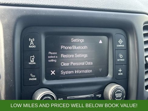 Used 2018 Jeep Compass Latitude w/ Cold Weather Group AWD/4WD image 28