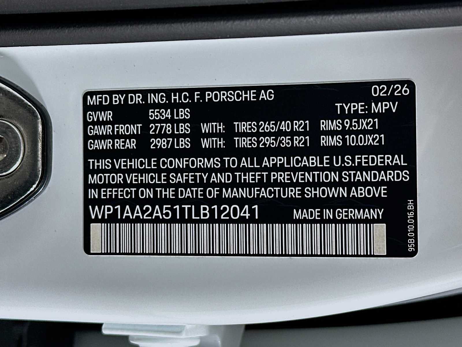 Used 2026 Porsche Macan AWD/4WD image 33